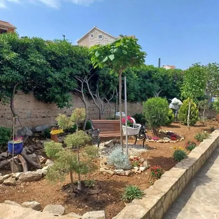 Lumos - Panoramic View & Olive Garden