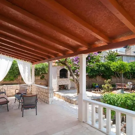 Lumos - Panoramic View & Olive Garden Ξενοδοχείο 4*